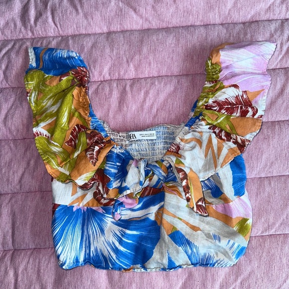 Zara  off shoulder Floral top perfect for vacay or cruise size S cotton - Picture 2 of 4